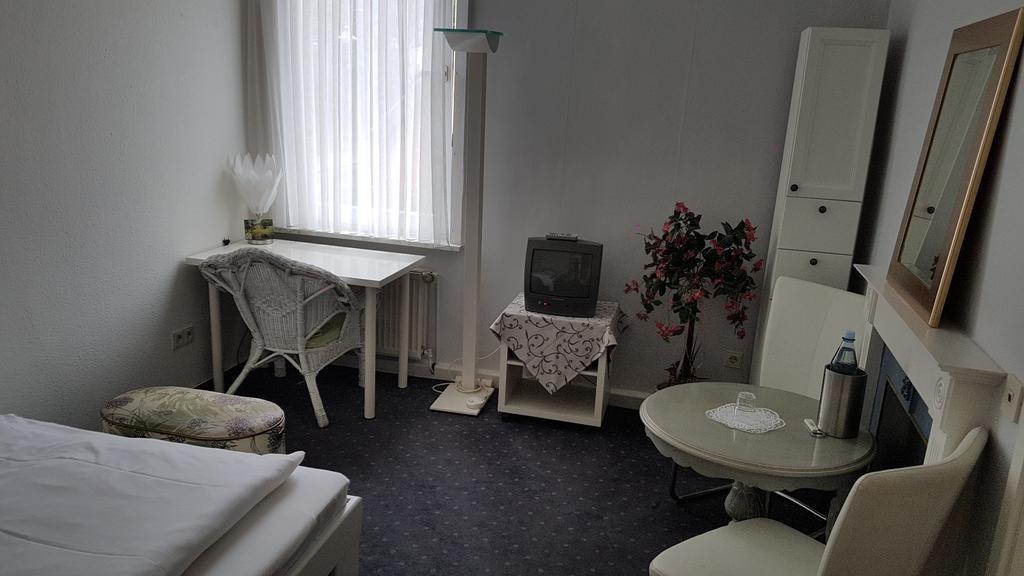 Haus Am Walde Hotel บาด ฟาลลิงบอสเทล ภายนอก รูปภาพ